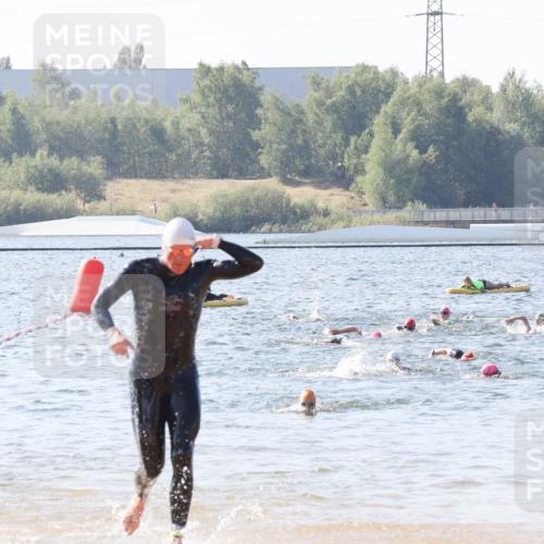 01.09.2024 - 17. Tribühne Triathlon Luisa Fischer http://msf.ph/oto/6926240 01.09.2024 10:55:39 Schwimmen 433 meine-sportfotos.de