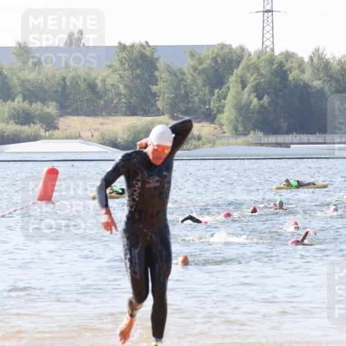 01.09.2024 - 17. Tribühne Triathlon Luisa Fischer http://msf.ph/oto/6926243 01.09.2024 10:55:40 Schwimmen 433 meine-sportfotos.de
