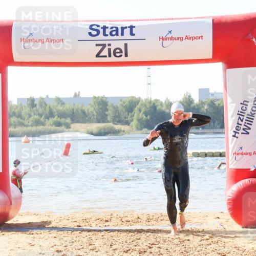 01.09.2024 - 17. Tribühne Triathlon Luisa Fischer http://msf.ph/oto/6926248 01.09.2024 10:55:42 Schwimmen 433 meine-sportfotos.de