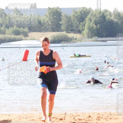 01.09.2024 - 17. Tribühne Triathlon Luisa Fischer http://msf.ph/oto/6926261 01.09.2024 10:55:57 Schwimmen 372 meine-sportfotos.de