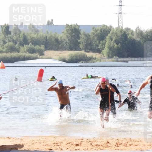 01.09.2024 - 17. Tribühne Triathlon Luisa Fischer http://msf.ph/oto/6926280 01.09.2024 10:56:03 Schwimmen 313, 372, 390, 399, 412 meine-sportfotos.de