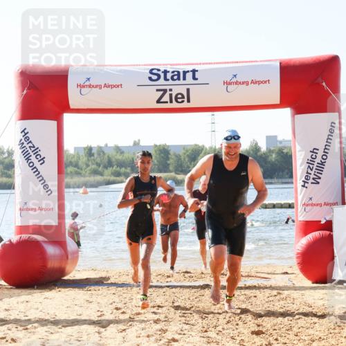 01.09.2024 - 17. Tribühne Triathlon Luisa Fischer http://msf.ph/oto/6926294 01.09.2024 10:56:08 Schwimmen 313, 390, 399, 412, 426 meine-sportfotos.de