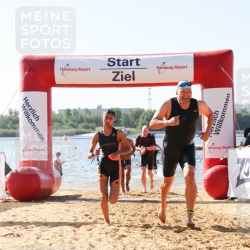 01.09.2024 - 17. Tribühne Triathlon Luisa Fischer http://msf.ph/oto/6926298 01.09.2024 10:56:08 Schwimmen 313, 390, 399, 412, 426 meine-sportfotos.de