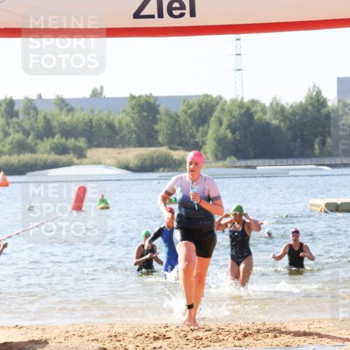 01.09.2024 - 17. Tribühne Triathlon Luisa Fischer http://msf.ph/oto/6926353 01.09.2024 10:56:23 Schwimmen 308, 326, 332, 342, 360, 417, 1479 meine-sportfotos.de