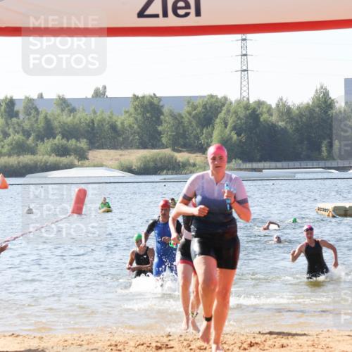 01.09.2024 - 17. Tribühne Triathlon Luisa Fischer http://msf.ph/oto/6926354 01.09.2024 10:56:23 Schwimmen 308, 326, 332, 342, 360, 417, 1479 meine-sportfotos.de