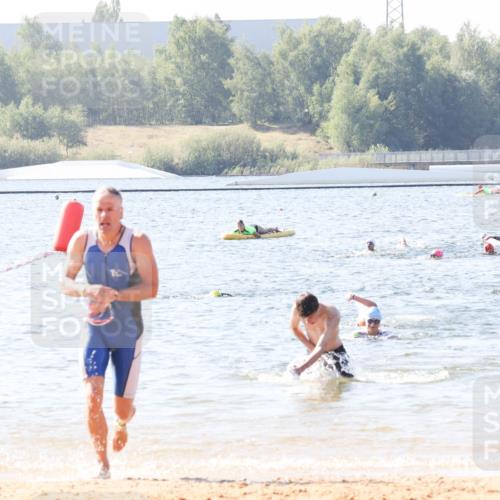 01.09.2024 - 17. Tribühne Triathlon Luisa Fischer http://msf.ph/oto/6926388 01.09.2024 10:56:42 Schwimmen 334, 378, 385 meine-sportfotos.de
