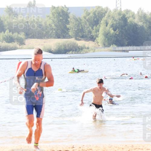 01.09.2024 - 17. Tribühne Triathlon Luisa Fischer http://msf.ph/oto/6926392 01.09.2024 10:56:43 Schwimmen 334, 378, 385 meine-sportfotos.de