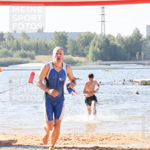 01.09.2024 - 17. Tribühne Triathlon Luisa Fischer http://msf.ph/oto/6926396 01.09.2024 10:56:44 Schwimmen 334, 378, 385 meine-sportfotos.de