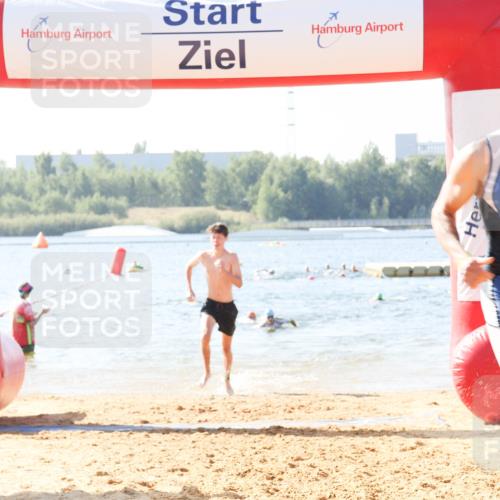 01.09.2024 - 17. Tribühne Triathlon Luisa Fischer http://msf.ph/oto/6926403 01.09.2024 10:56:46 Schwimmen 334, 378, 385 meine-sportfotos.de