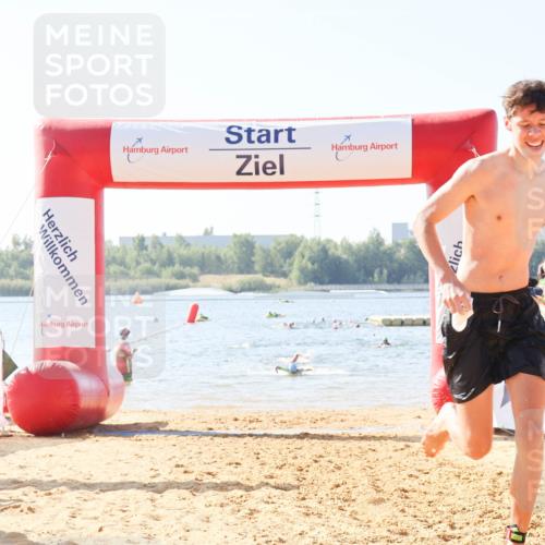 01.09.2024 - 17. Tribühne Triathlon Luisa Fischer http://msf.ph/oto/6926417 01.09.2024 10:56:50 Schwimmen 329, 334, 385 meine-sportfotos.de