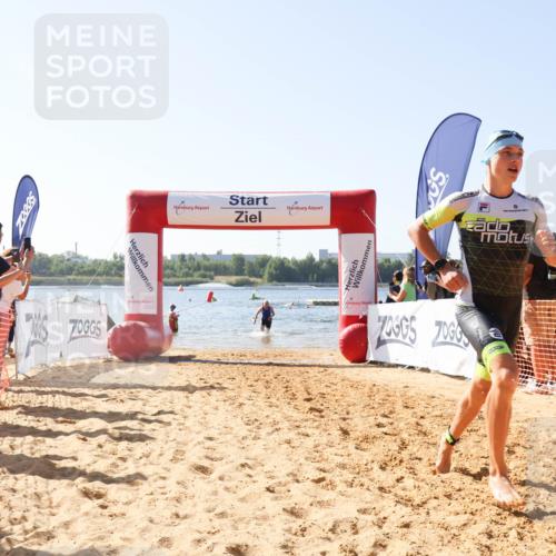 01.09.2024 - 17. Tribühne Triathlon Luisa Fischer http://msf.ph/oto/6926429 01.09.2024 10:56:58 Schwimmen 329, 383 meine-sportfotos.de
