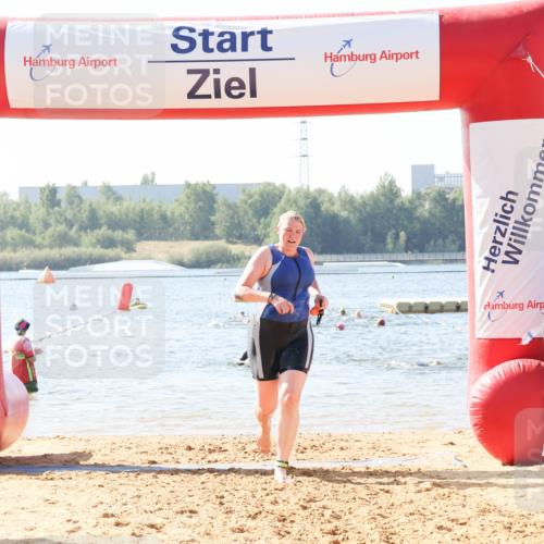 01.09.2024 - 17. Tribühne Triathlon Luisa Fischer http://msf.ph/oto/6926445 01.09.2024 10:57:04 Schwimmen 329, 383 meine-sportfotos.de