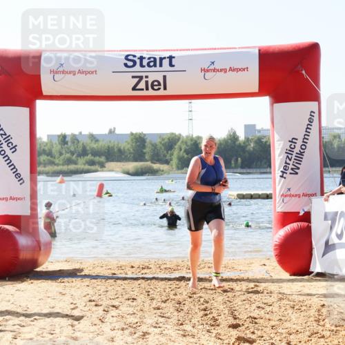 01.09.2024 - 17. Tribühne Triathlon Luisa Fischer http://msf.ph/oto/6926448 01.09.2024 10:57:05 Schwimmen 329, 383 meine-sportfotos.de