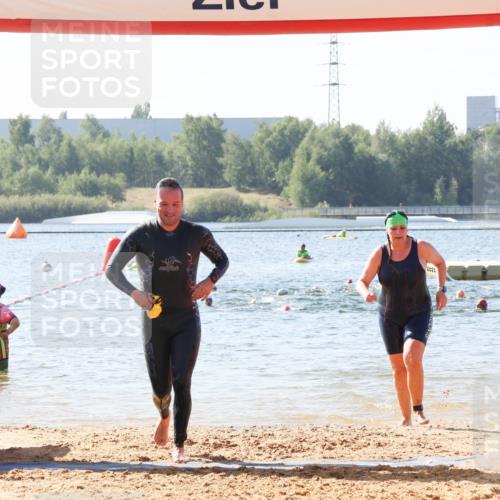 01.09.2024 - 17. Tribühne Triathlon Luisa Fischer http://msf.ph/oto/6926456 01.09.2024 10:57:17 Schwimmen 416, 427 meine-sportfotos.de