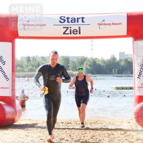 01.09.2024 - 17. Tribühne Triathlon Luisa Fischer http://msf.ph/oto/6926462 01.09.2024 10:57:20 Schwimmen 416, 427 meine-sportfotos.de