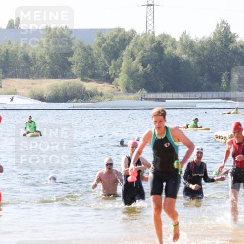 01.09.2024 - 17. Tribühne Triathlon Luisa Fischer http://msf.ph/oto/6926476 01.09.2024 10:57:44 Schwimmen 376, 408, 411, 442 meine-sportfotos.de