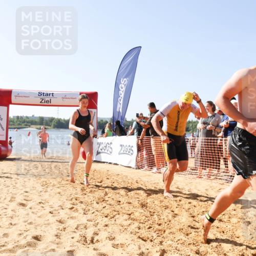 01.09.2024 - 17. Tribühne Triathlon Luisa Fischer http://msf.ph/oto/6926529 01.09.2024 10:58:01 Schwimmen 315, 324, 358, 373, 376, 387, 404, 415, 431, 442 meine-sportfotos.de
