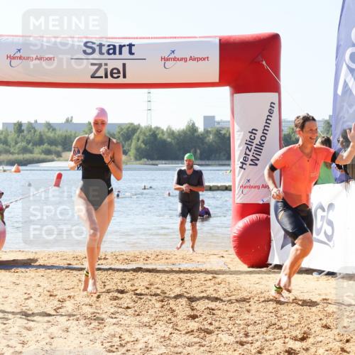 01.09.2024 - 17. Tribühne Triathlon Luisa Fischer http://msf.ph/oto/6926537 01.09.2024 10:58:04 Schwimmen 315, 324, 358, 373, 387, 404, 415 meine-sportfotos.de