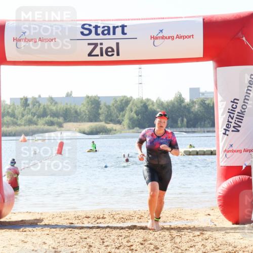 01.09.2024 - 17. Tribühne Triathlon Luisa Fischer http://msf.ph/oto/6926566 01.09.2024 10:58:16 Schwimmen 425 meine-sportfotos.de