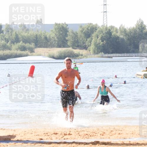 01.09.2024 - 17. Tribühne Triathlon Luisa Fischer http://msf.ph/oto/6926585 01.09.2024 10:58:45 Schwimmen 60, 420 meine-sportfotos.de