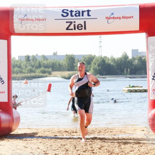 01.09.2024 - 17. Tribühne Triathlon Luisa Fischer http://msf.ph/oto/6926626 01.09.2024 10:58:58 Schwimmen 400, 420, 434 meine-sportfotos.de