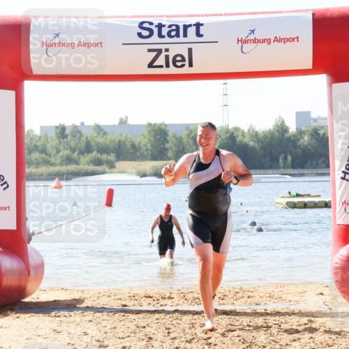 01.09.2024 - 17. Tribühne Triathlon Luisa Fischer http://msf.ph/oto/6926628 01.09.2024 10:58:58 Schwimmen 400, 420, 434 meine-sportfotos.de