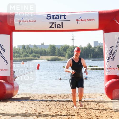 01.09.2024 - 17. Tribühne Triathlon Luisa Fischer http://msf.ph/oto/6926654 01.09.2024 10:59:06 Schwimmen 400, 434 meine-sportfotos.de