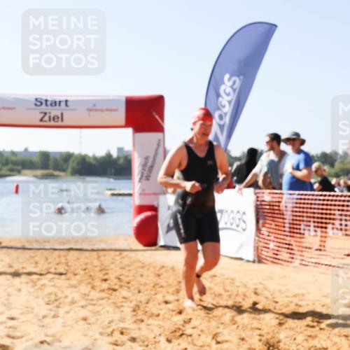 01.09.2024 - 17. Tribühne Triathlon Luisa Fischer http://msf.ph/oto/6926663 01.09.2024 10:59:08 Schwimmen 434 meine-sportfotos.de