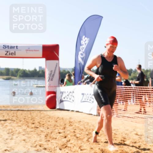 01.09.2024 - 17. Tribühne Triathlon Luisa Fischer http://msf.ph/oto/6926666 01.09.2024 10:59:09 Schwimmen 434 meine-sportfotos.de