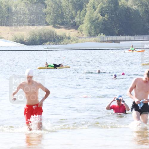 01.09.2024 - 17. Tribühne Triathlon Luisa Fischer http://msf.ph/oto/6926670 01.09.2024 10:59:16 Schwimmen 333, 429 meine-sportfotos.de