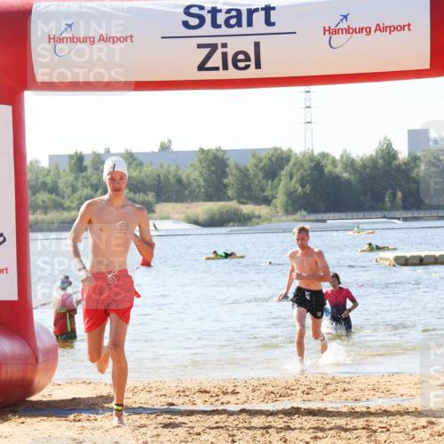 01.09.2024 - 17. Tribühne Triathlon Luisa Fischer http://msf.ph/oto/6926686 01.09.2024 10:59:21 Schwimmen 333, 405, 429 meine-sportfotos.de