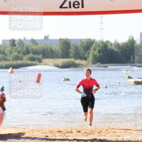 01.09.2024 - 17. Tribühne Triathlon Luisa Fischer http://msf.ph/oto/6926708 01.09.2024 10:59:26 Schwimmen 333, 405, 429 meine-sportfotos.de