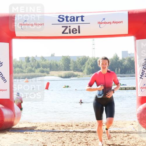 01.09.2024 - 17. Tribühne Triathlon Luisa Fischer http://msf.ph/oto/6926723 01.09.2024 10:59:29 Schwimmen 333, 405, 429 meine-sportfotos.de