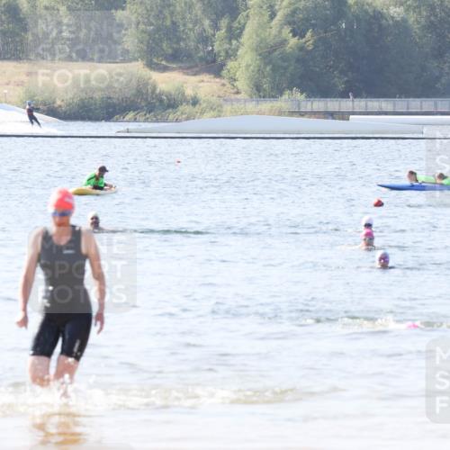 01.09.2024 - 17. Tribühne Triathlon Luisa Fischer http://msf.ph/oto/6926737 01.09.2024 10:59:43 Schwimmen 377 meine-sportfotos.de