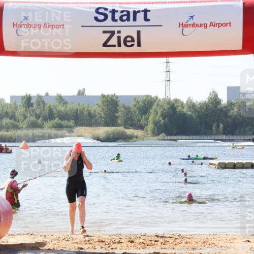 01.09.2024 - 17. Tribühne Triathlon Luisa Fischer http://msf.ph/oto/6926741 01.09.2024 10:59:47 Schwimmen 377 meine-sportfotos.de