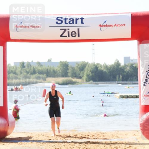 01.09.2024 - 17. Tribühne Triathlon Luisa Fischer http://msf.ph/oto/6926746 01.09.2024 10:59:48 Schwimmen 377 meine-sportfotos.de