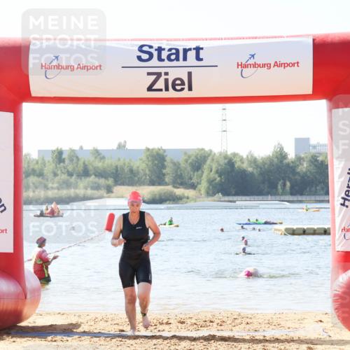 01.09.2024 - 17. Tribühne Triathlon Luisa Fischer http://msf.ph/oto/6926748 01.09.2024 10:59:49 Schwimmen 377 meine-sportfotos.de
