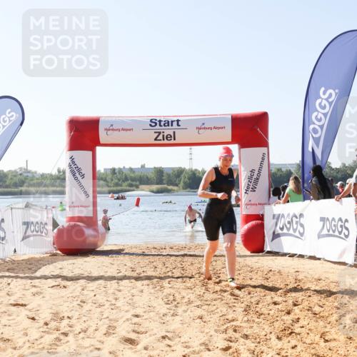 01.09.2024 - 17. Tribühne Triathlon Luisa Fischer http://msf.ph/oto/6926756 01.09.2024 10:59:52 Schwimmen 377, 443 meine-sportfotos.de