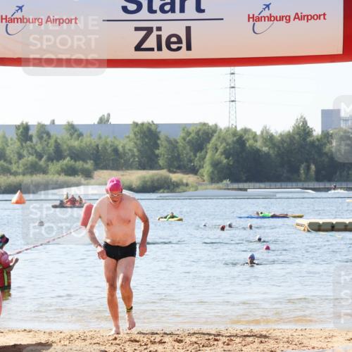 01.09.2024 - 17. Tribühne Triathlon Luisa Fischer http://msf.ph/oto/6926765 01.09.2024 10:59:57 Schwimmen 377, 443 meine-sportfotos.de