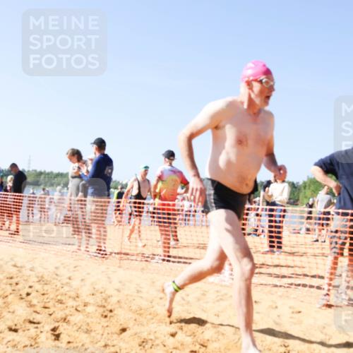 01.09.2024 - 17. Tribühne Triathlon Luisa Fischer http://msf.ph/oto/6926793 01.09.2024 11:00:05 Schwimmen 443 meine-sportfotos.de