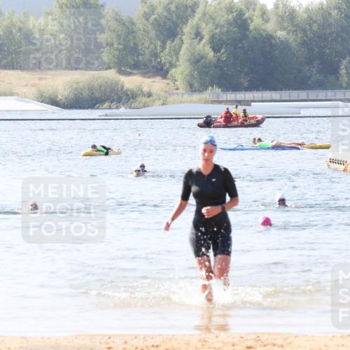 01.09.2024 - 17. Tribühne Triathlon Luisa Fischer http://msf.ph/oto/6926800 01.09.2024 11:00:12 Schwimmen 441 meine-sportfotos.de