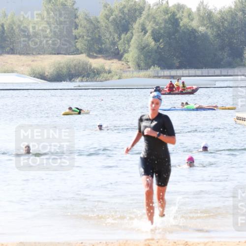 01.09.2024 - 17. Tribühne Triathlon Luisa Fischer http://msf.ph/oto/6926803 01.09.2024 11:00:12 Schwimmen 441 meine-sportfotos.de