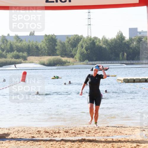 01.09.2024 - 17. Tribühne Triathlon Luisa Fischer http://msf.ph/oto/6926808 01.09.2024 11:00:14 Schwimmen 441 meine-sportfotos.de