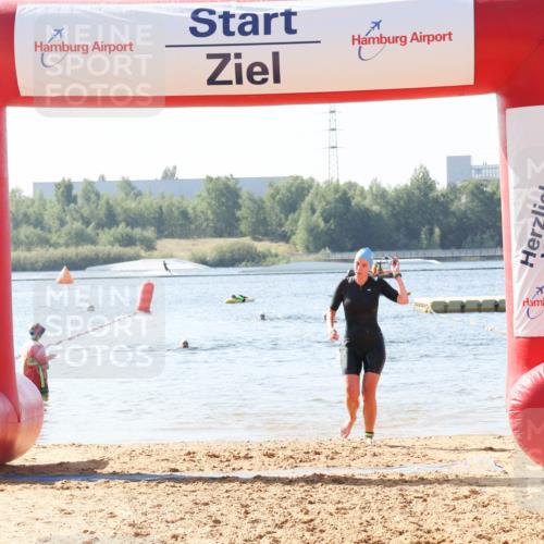 01.09.2024 - 17. Tribühne Triathlon Luisa Fischer http://msf.ph/oto/6926812 01.09.2024 11:00:14 Schwimmen 441 meine-sportfotos.de