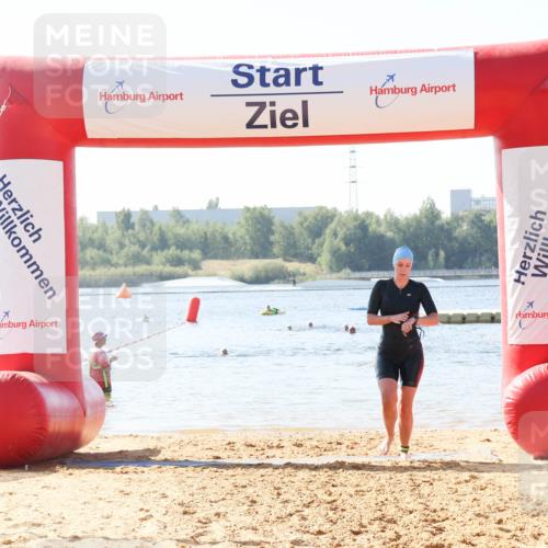 01.09.2024 - 17. Tribühne Triathlon Luisa Fischer http://msf.ph/oto/6926817 01.09.2024 11:00:16 Schwimmen 441 meine-sportfotos.de
