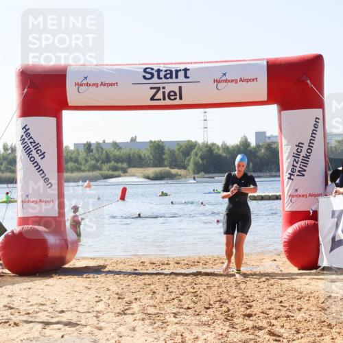 01.09.2024 - 17. Tribühne Triathlon Luisa Fischer http://msf.ph/oto/6926820 01.09.2024 11:00:16 Schwimmen 441 meine-sportfotos.de