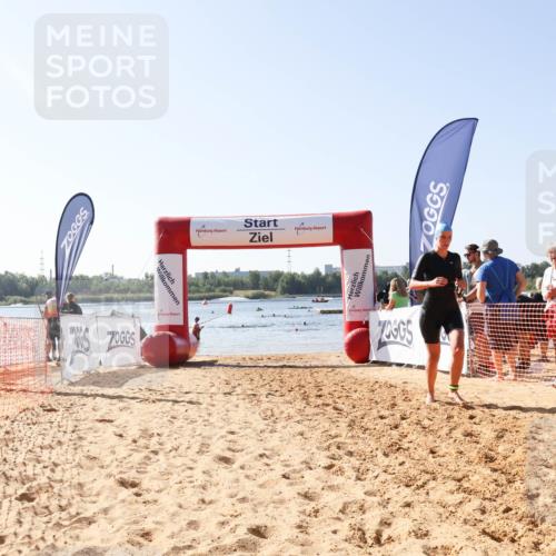 01.09.2024 - 17. Tribühne Triathlon Luisa Fischer http://msf.ph/oto/6926830 01.09.2024 11:00:19 Schwimmen 441 meine-sportfotos.de
