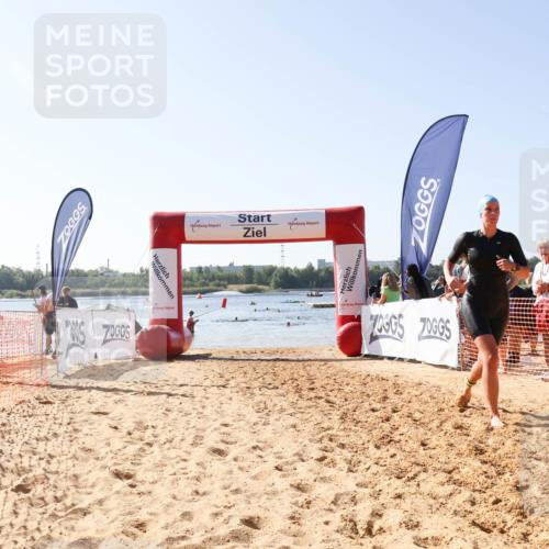 01.09.2024 - 17. Tribühne Triathlon Luisa Fischer http://msf.ph/oto/6926834 01.09.2024 11:00:19 Schwimmen 441 meine-sportfotos.de