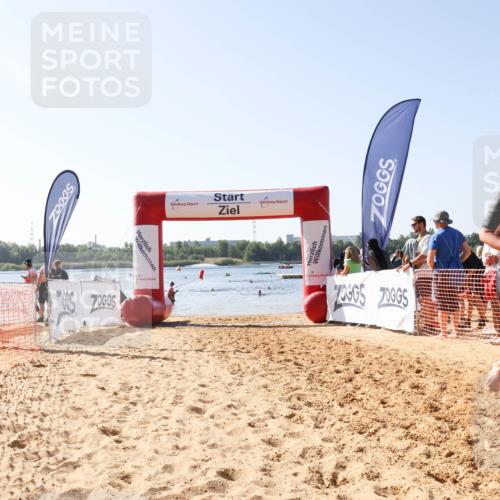 01.09.2024 - 17. Tribühne Triathlon Luisa Fischer http://msf.ph/oto/6926837 01.09.2024 11:00:20 Schwimmen 441 meine-sportfotos.de