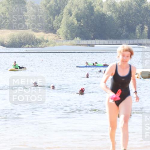 01.09.2024 - 17. Tribühne Triathlon Luisa Fischer http://msf.ph/oto/6926839 01.09.2024 11:00:33 Schwimmen 422, 444 meine-sportfotos.de